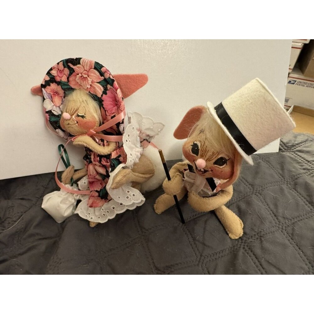 Annalee 1997 Easter Bunny Couple Dressed In Sunday Best Pink Floral 6.5" J15
